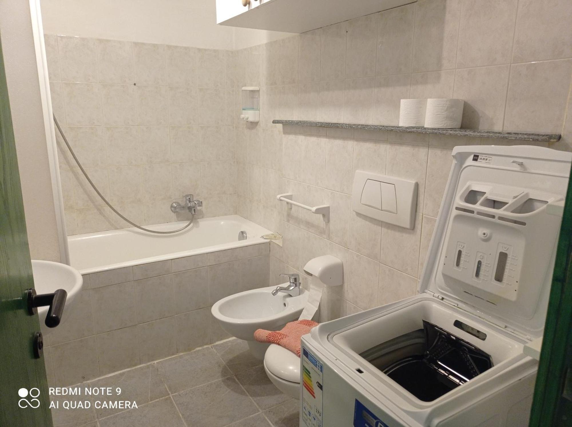 Canton 520 Matrimoniale E Self Check In Guest house *