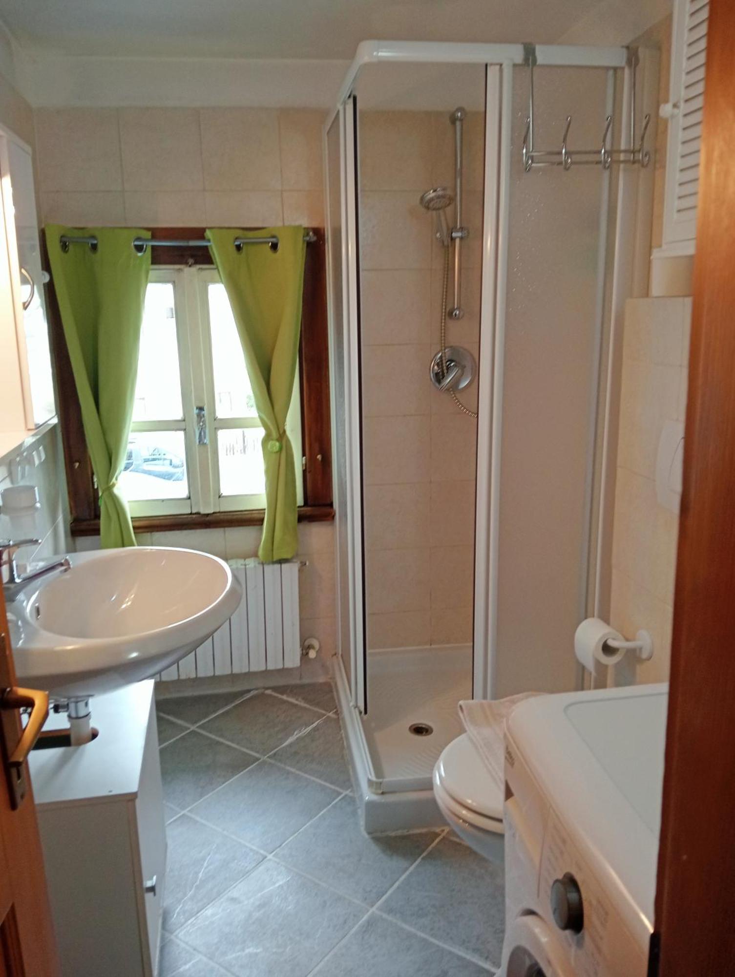 Canton 520 Matrimoniale E Self Check In Guest house