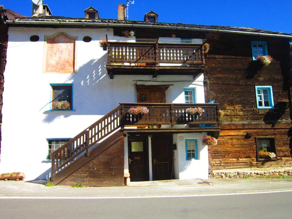 Canton 520 Matrimoniale E Self Check In Gasthuis Livigno
